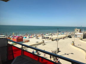 LES BALCONS ROUGES - VUE MER